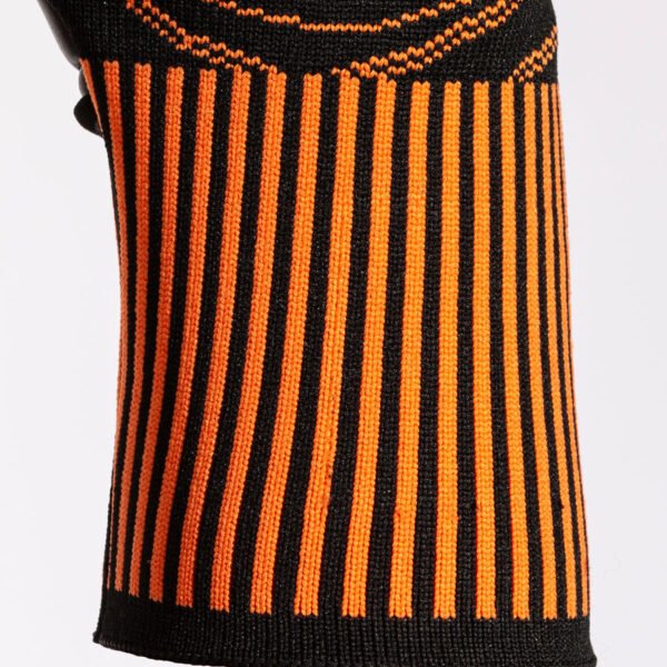 GUANTES DE PORTERO FÚTBOL JOMA ÁREA 360 NEGRO NARANJA2