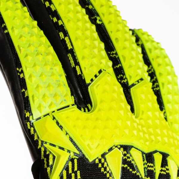 GUANTES DE PORTERO FÚTBOL JOMA ÁREA 360 NEGRO NARANJA3