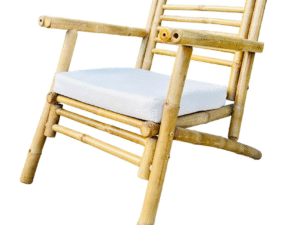 SILLÓN COLOR BLANCO CON MARCO DE BAMBÚ.  COD: 36080