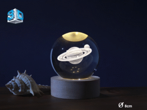 BOLA DE CRISTAL 3D SATURNO MED CON LUZ D:8CM IT714.  COD:42636