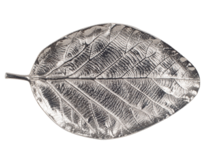 BANDEJA DE ALUMINIO CON DISEÑO DE HOJA PLATA COD: 34016