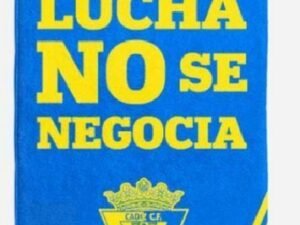 FUTBO CADIZ “LA LUCHA NO SE NEGOCIA”. EN ALGODÓN.  MULTICOLOR. TAMAÑO 70x140. COD: 5281710-AZN